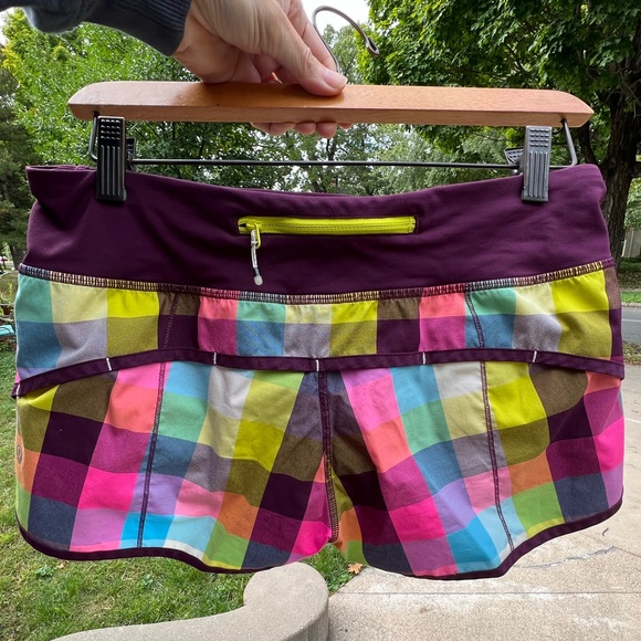 Lululemon Run: Speed Short Sea Check Multi / Plum Plaid | Size 6 - Picture 8 of 11